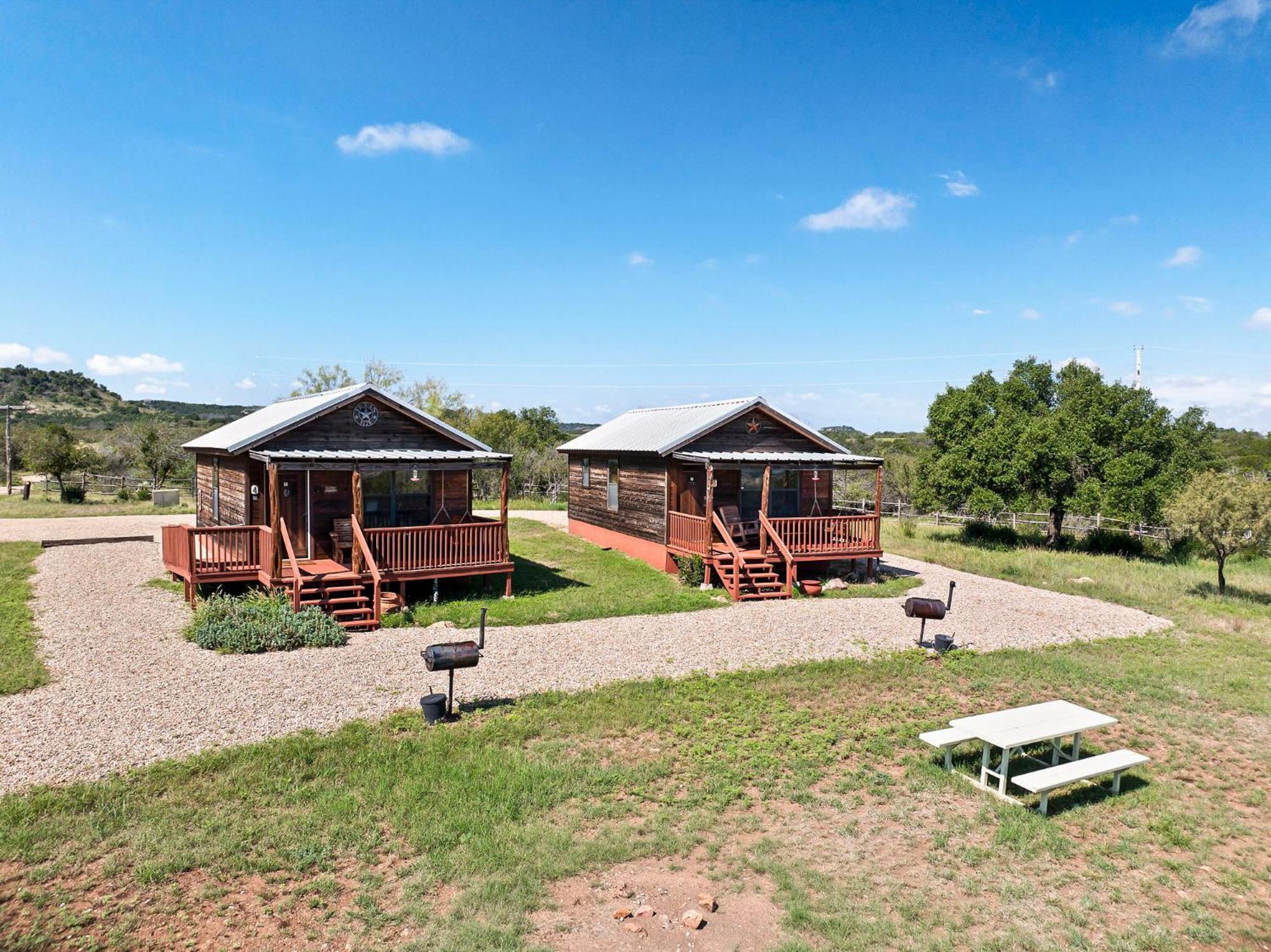 Crabapple Enchanted Rockview Cabins מראה חיצוני תמונה