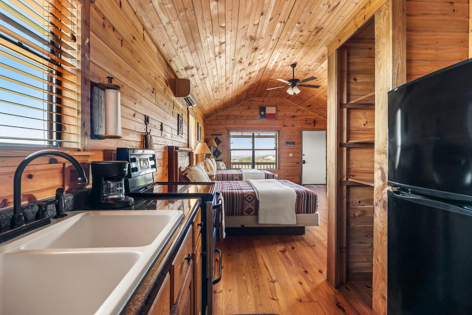 Crabapple Enchanted Rockview Cabins חדר תמונה