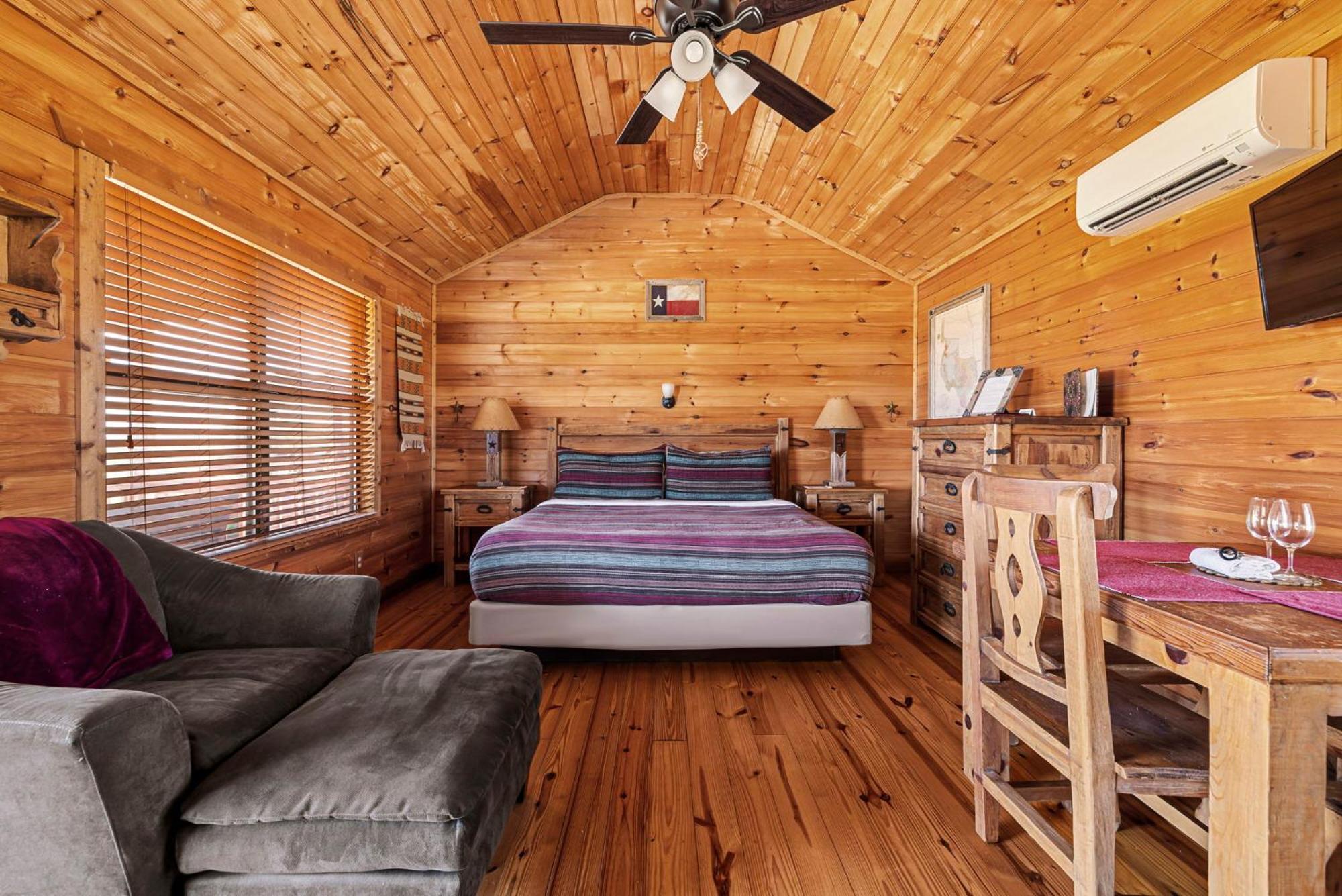 Crabapple Enchanted Rockview Cabins חדר תמונה